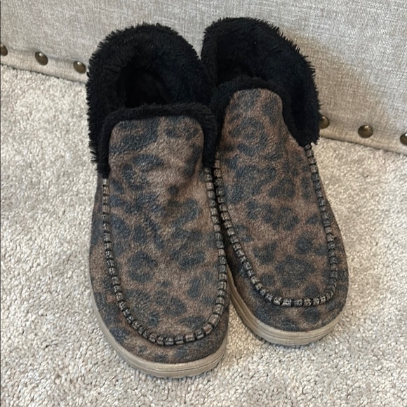 Hey Dude Black and Brown Ankle Boots for Everyday Comfort - Picture 3 of 4